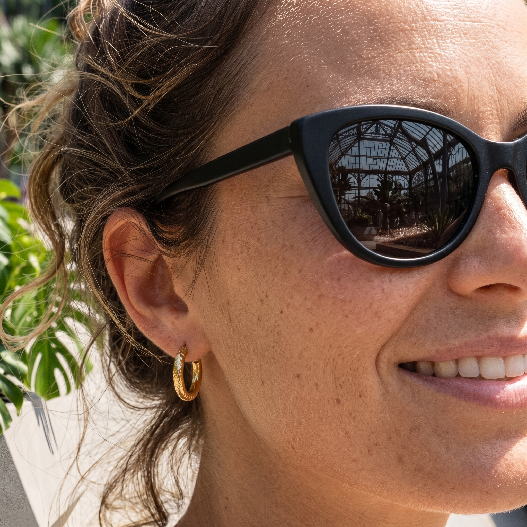 Minimal Cat Eye Sunglasses model 2