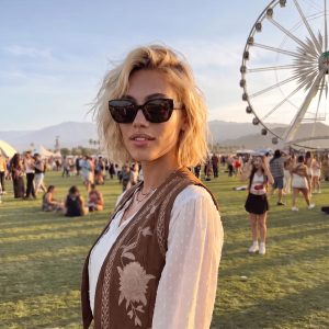 Womens Cat Eye Chunky Sunglasses female model 2