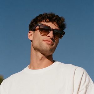 Unisex Round Classic Sunglasses male model